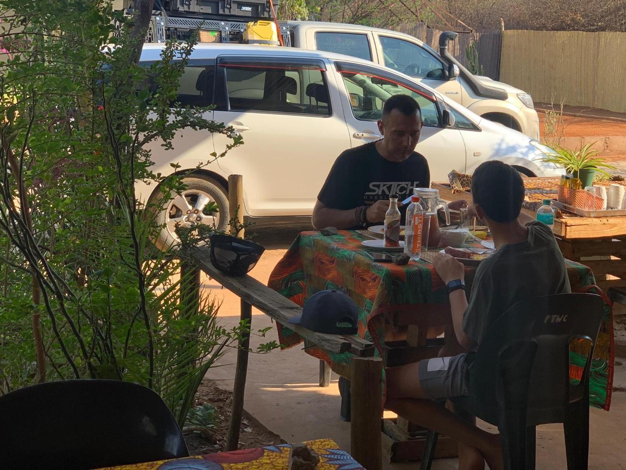 Jungle Breeze Home Stay كاسان المظهر الخارجي الصورة